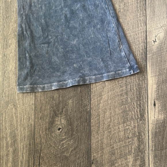 Women’s chatoyant stonewashed pants size medium - Picture 4 of 5